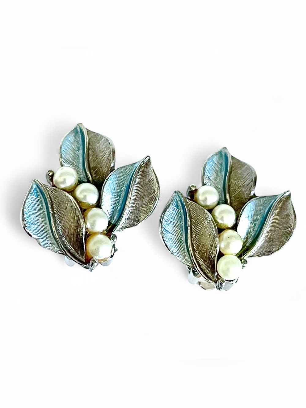 Vintage 1960s Blue Leaf Faux Pearl Cluster Clip Earrings Silver-Tone Floral MCM